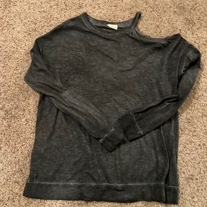 Women’s grey cut out shoulder long sleeve shirt